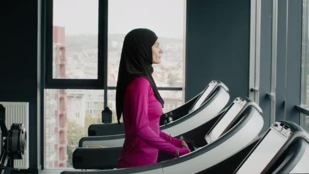 Estilo Vida Activo Las Mujeres Musulmanas Retrato Vista Lateral Dama — Vídeos de Stock