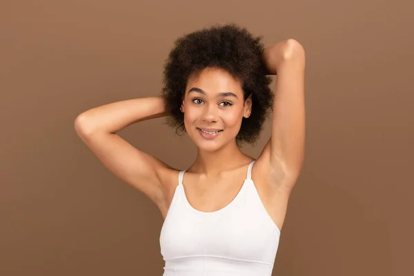 Smiling Millennial African American Curly Lady White Top Perfect Skin — Stok Foto