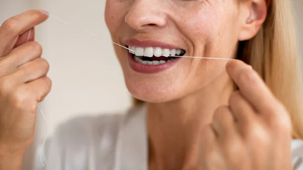 Perawatan Gigi Dan Konsep Perawatan Mulut Pandangan Closeup Dipotong Dari — Stok Foto