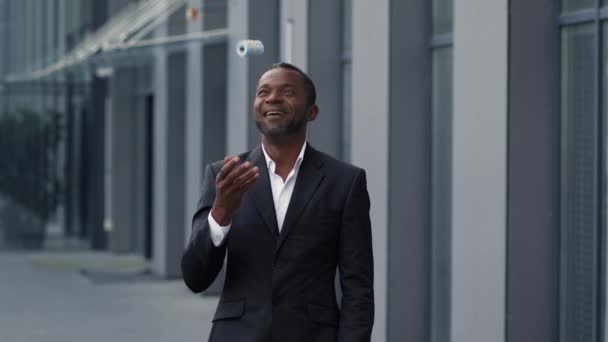 Ocupação Bem Sucedida Retrato Livre Feliz Homem Negócios Afro Americano — Vídeo de Stock