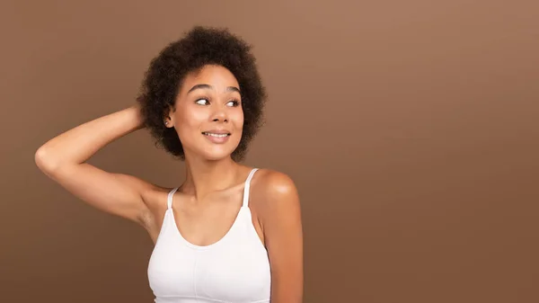 Cheerful Millennial African American Curly Female White Top Perfect Skin — Stock Photo, Image