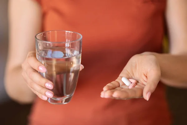 Unrecognizable Woman Holding Glass Water Pile Pills Hand Closeup Shot — Stock Photo, Image