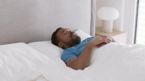 Weekend Morning Young Peaceful African American Guy Sleeping Bed Resting — Stock Video