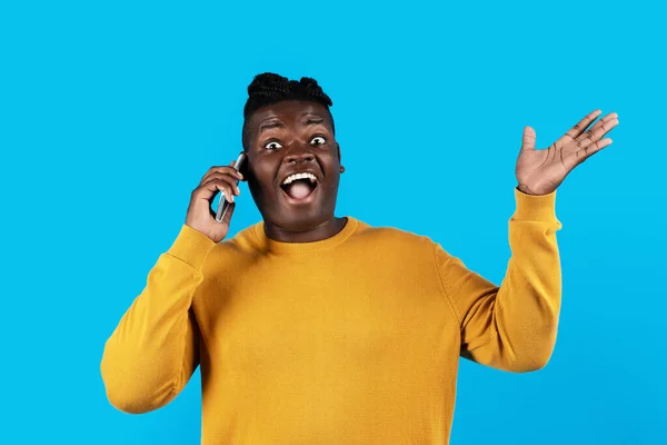Mobile Call Portrait Joyful Black Man Talking Cellphone Exclaiming Excitement —  Fotos de Stock