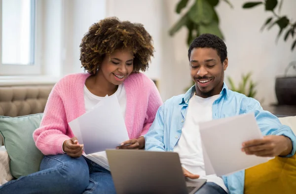 Family Insurance Concept Positive Millennial Black Couple Reading Documentation Home — Stockfoto