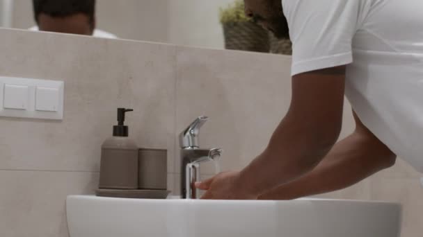 Morning Hygiene Close Shot Young African American Guy Washing His — Vídeos de Stock