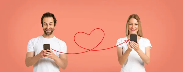 Romantic Man Smartphone Sending Love Message His Girlfriend Loving Couple — Photo