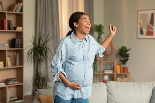 Overjoyed Pregnant African American Woman Dancing Enjoying Music Having Fun — Stockfoto