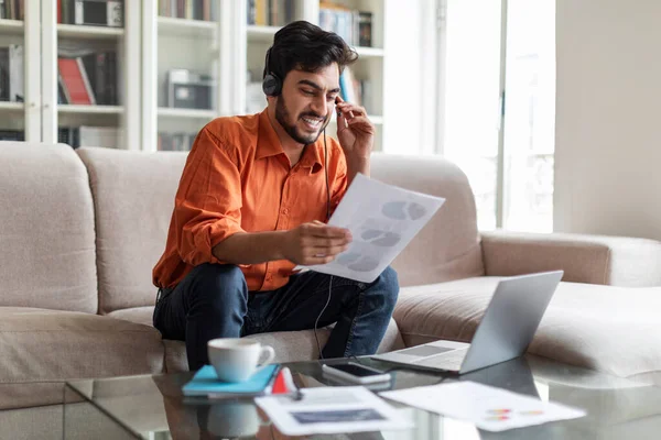 Positive Handsome Young Arab Man Ceo Working Home Sitting Couch — Stockfoto