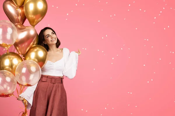 Happy Dreamy Young Caucasian Woman Many Inflatable Balloons Enjoy Confetti — Stockfoto