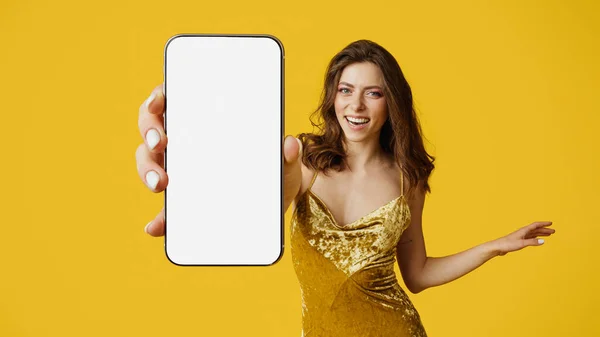 Cheery Woman Showing Modern Smartphone Empty Screen Advertising New App — Stock Photo, Image