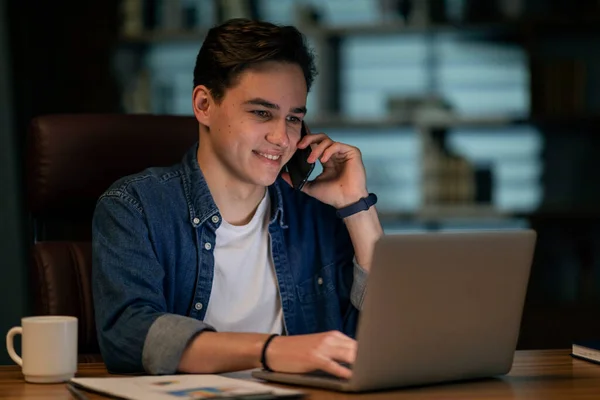 Cheerful Smiling Successful Young Man Manager Working Office Evening Guy — Foto Stock