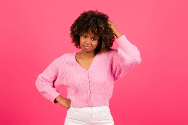 Thoughtful Confused Pretty Young Black Curly Female Casual Scratching Her — Stockfoto