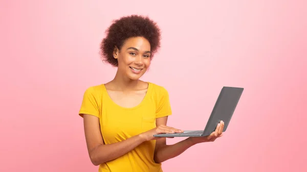 Glad Smiling Pretty Young Black Curly Lady Working Laptop Enjoy — Photo