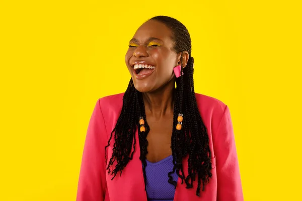 Lol Joyful Black Woman Laughing Eyes Closed Standing Yellow Studio — Stockfoto