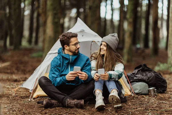 Cheerful Young European Man Female Tourists Jackets Resting Forest Tent — 图库照片