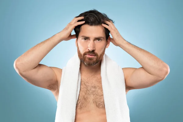Sexy Middle Aged Shirtless Man Towel Neck Shower Bath Sauna — Foto de Stock