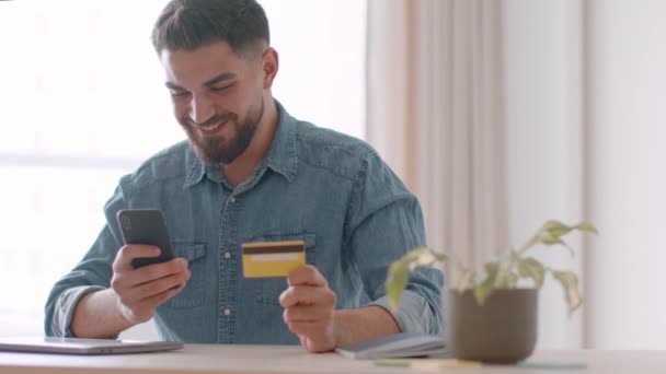 Convenient Banking Service Young Positive Middle Eastern Guy Making Online — Vídeo de Stock
