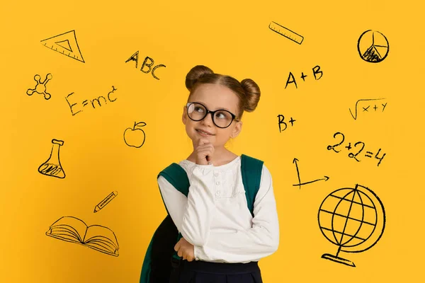 Pensive Cute Schoolgirl Álló Sárga Háttér Rajzolt Oktatási Ikonok Gondos — Stock Fotó