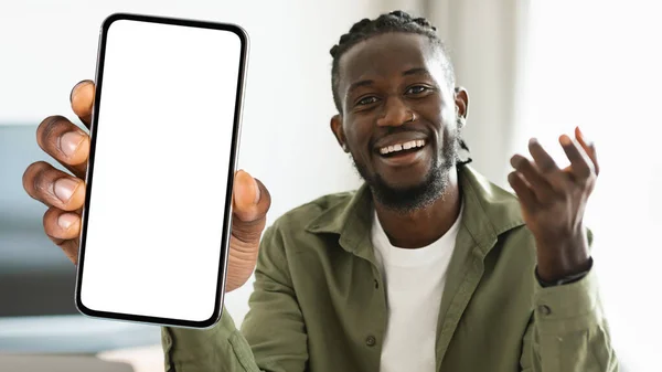 Happy Black Man Dreadlocks Showing Big Blank Smartphone White Screen — 스톡 사진