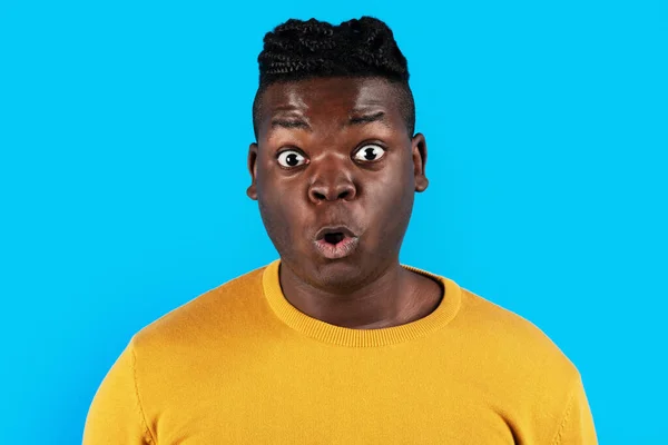 Omg Närbild Porträtt Chockad Ung Afrikansk Amerikansk Man Ung Svart — Stockfoto