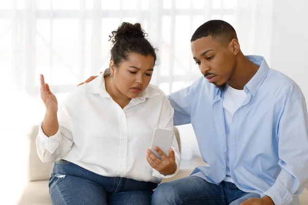 Emotional Mixed Race Young Couple Have Online Meeting Family Counselor — Stock Photo, Image