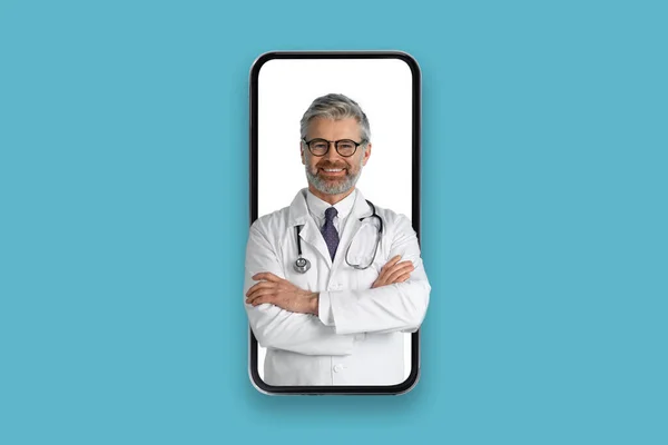 Friendly Cheerful Handsome Grey Haired Middle Aged European Man Doctor — Stock Photo, Image