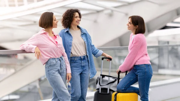Three Beautiful Women Chatting Waiting Flight Airport Group Happy Female — 스톡 사진