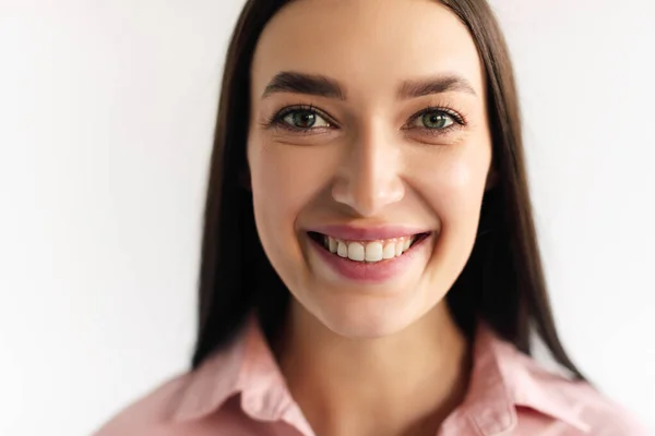 Closeup Portrait Young Caucasian Woman Casual Portrait Positive View Smiling — Stock Photo, Image