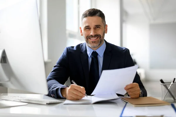 Portrait Happy Male Entrepreneur Working Papers Desk Office Smiling Camera — Stock Photo, Image