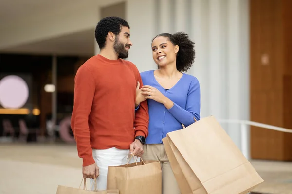 Cheerful Diverse Spouses Shopping Weekend Walking Holding Paper Shopper Bags — Stock Photo, Image