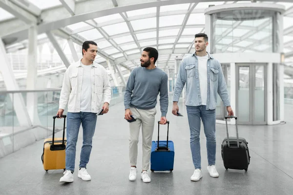 Three Male Tourists Travel Suitcases Walking Terminal Waiting Flight Modern — Stock Photo, Image