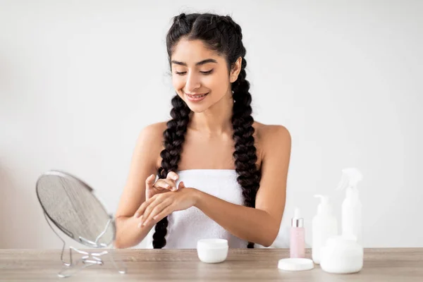 Skincare Cosmetics Young Beautiful Indian Woman Applying Hand Cream Home — Stock Photo, Image