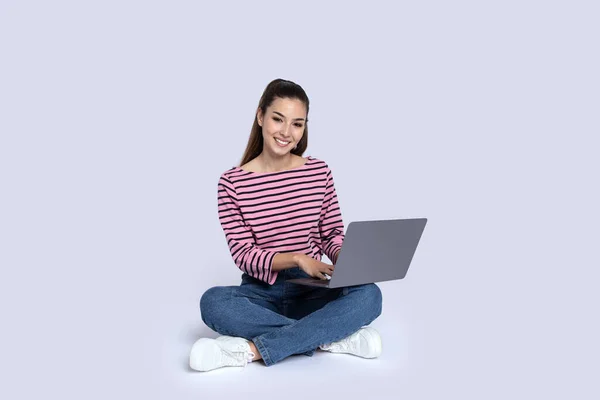 Remote Job Freelance Concept Cheerful Smiling Pretty Young Woman Casual — Stock Photo, Image