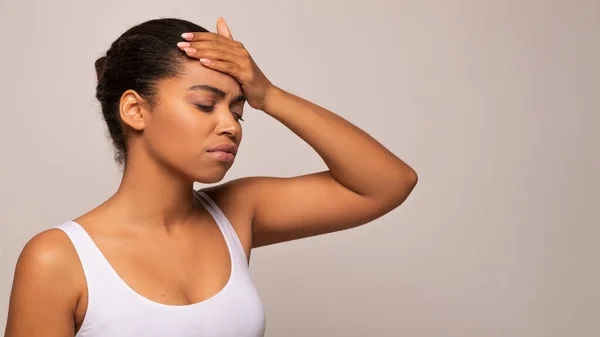 Tired Unhappy Young Black Woman Closed Eyes Touching Head Have — Stock Photo, Image
