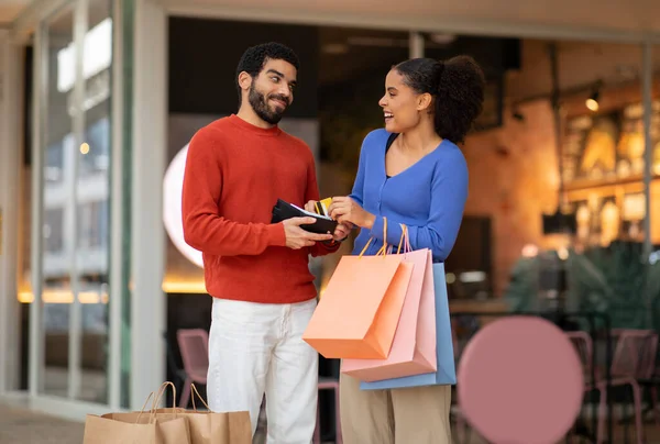 Family Budget Boyfriend Offering Wallet Girlfriend Giving Credit Card Her — Stock Photo, Image