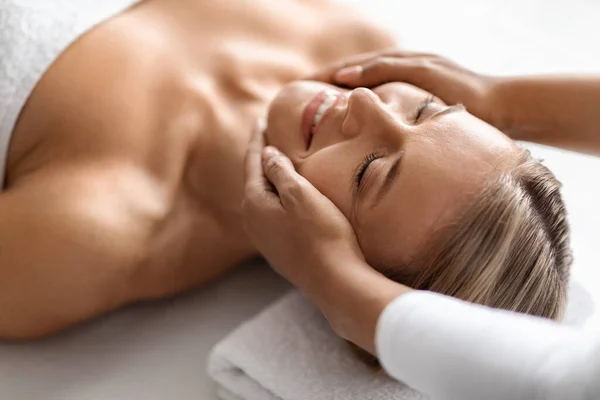 Beautiful Middle Aged Woman Enjoying Face Lifting Massage Spa Salon — Stock Photo, Image