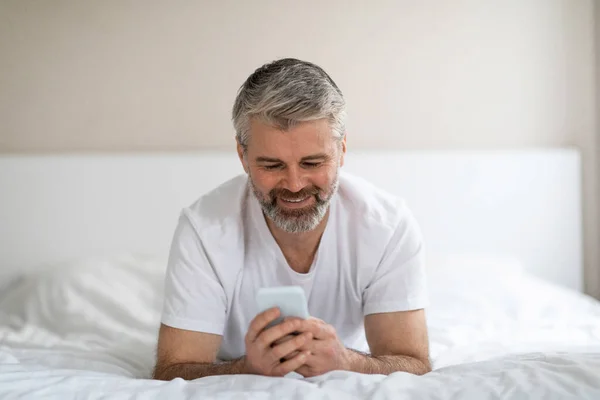 Relaxed Happy Attractive Grey Haired Bearded Mature Man White Shirt — Stock Photo, Image