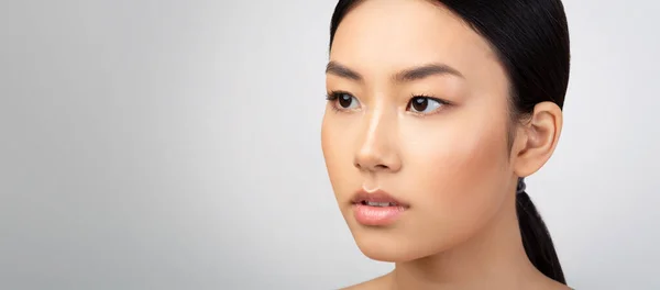 Beauty Portrait Attractive Asian Lady Looking Aside Free Space Light — Fotografia de Stock