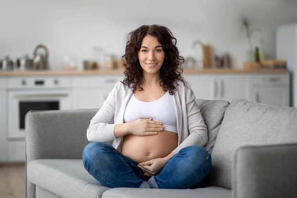 Wanita Hamil Yang Cantik Portrait Smiling Young Expectant Female Posing — Stok Foto
