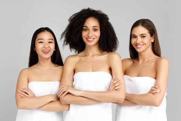 Diversity Skincare Natural Beauty Concept Portrait Young Multiracial Female Group — Stock Photo, Image