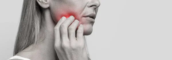 Tänder Problem Stomatologi Koncept Collage Beskuren Kvinna Som Lider Stark — Stockfoto