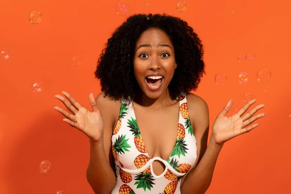 Emotional Happy Attractive Millennial African American Woman Wearing Fashionable Summer — Stock Photo, Image