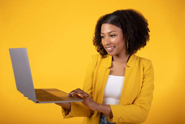 Excited Young Black Lady Using Laptop Computer Browsing Internet Posing — Stock Photo, Image