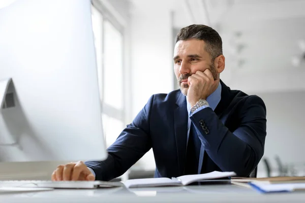 Boring Job Unhappy Middle Aged Businessman Bored Computer Work Thinking — Stock Photo, Image