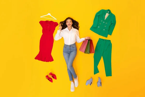 Pomysły Modę Podekscytowany Kupujący Lady Torbami Zakupy Pozowanie Wśród Stylowej — Zdjęcie stockowe