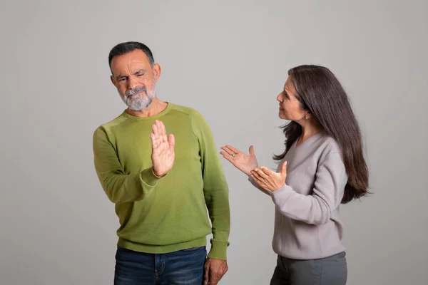 Aggressive Angry Caucasian Aged Wife Scolds Husband Man Makes Stop — Stock Photo, Image