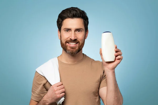 Male Cosmetic Product Advertisement Positive Middle Aged Man Showing Blank — Stock Photo, Image