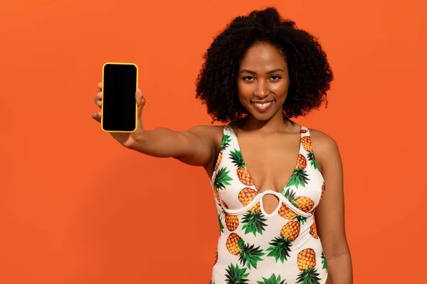 Stay Connected Vacation Roaming Cheerful Pretty Young African American Woman — Stock Photo, Image