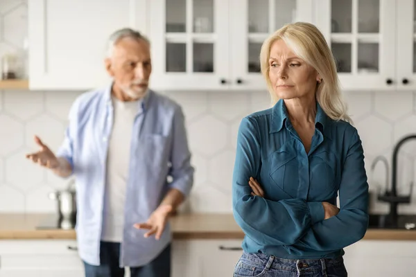 Relationship Crisis Portrait Senior Spouses Arguing Kitchen Interior Mature Couple — Stock Photo, Image